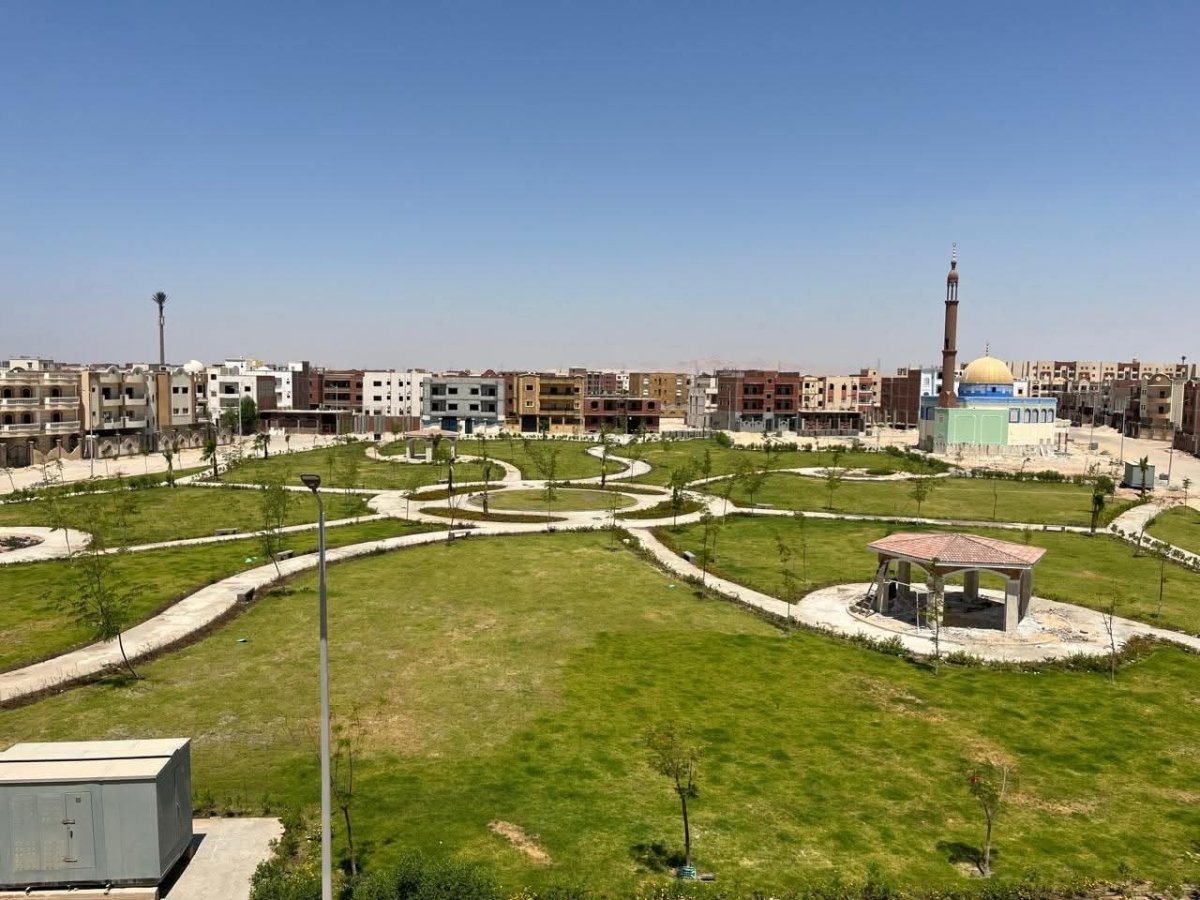 وزير الإسكان يتابع موقف المشروعات السكنية والبنية الأساسية والتطوير بعدة مدن بالصعيد