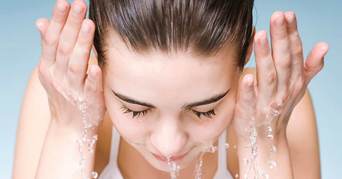 «خلي بالك».. 7 أخطاء يجب تجنبها للحفاظ على بشرة صحية ومشرقة