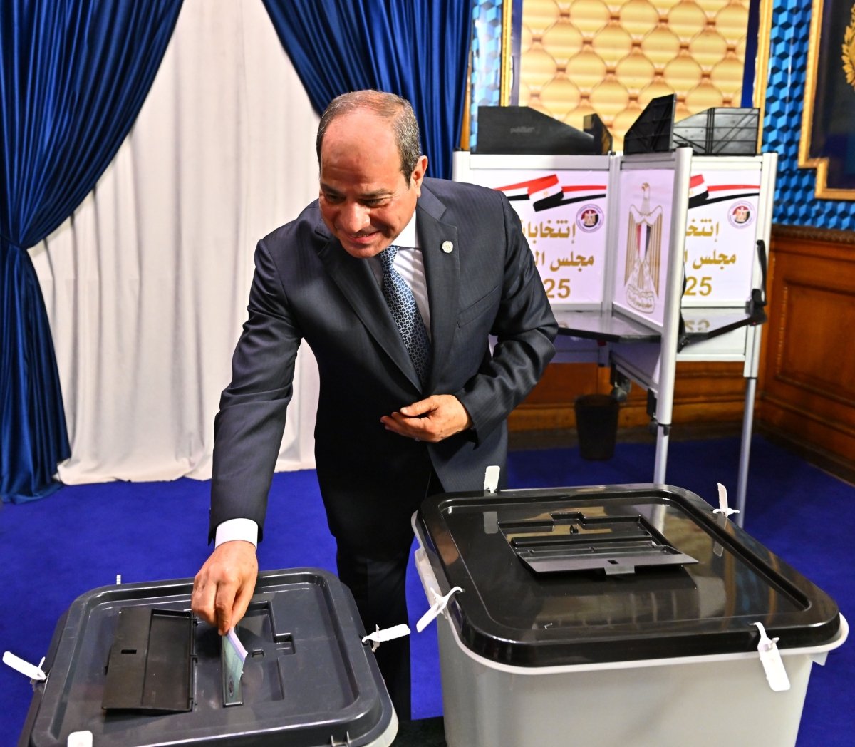 الرئيس السيسي يدلي بصوته فى انتخابات مجلس الشيوخ 2025