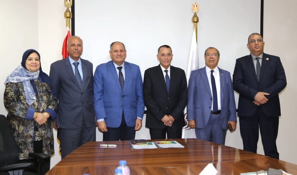 تعاون بين شركة تنمية الريف المصري والبحوث الزراعية لإنتاج تقاوي هجين الخيار "حورس" في أراضي ال ١,٥ مليون فدان