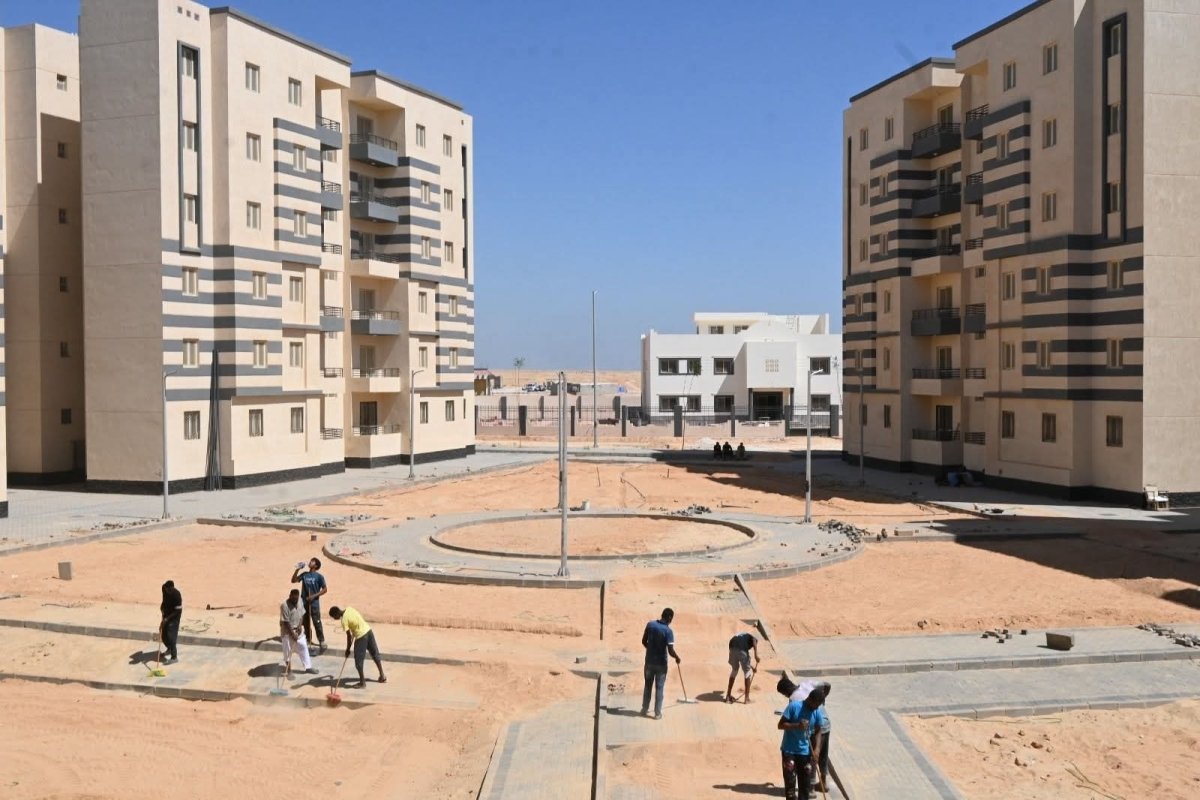 الإسكان:٩٠٪ نسبة تنفيذ  ٦٩٩٤ وحدة سكنية بالمبادرة الرئاسية «سكن لكل المصريين» بمدينة العاشر من رمضان