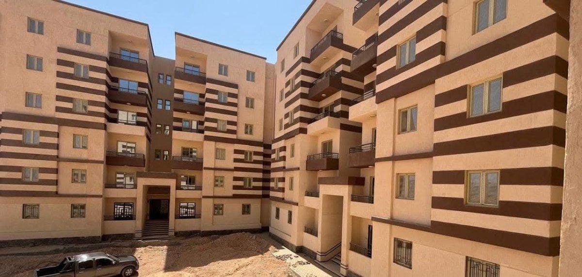 وزير الإسكان يتابع موقف وحدات "سكن لكل المصريين" و"ديارنا" بمدن بدر وقنا والمنيا وبرج العرب الجديدة