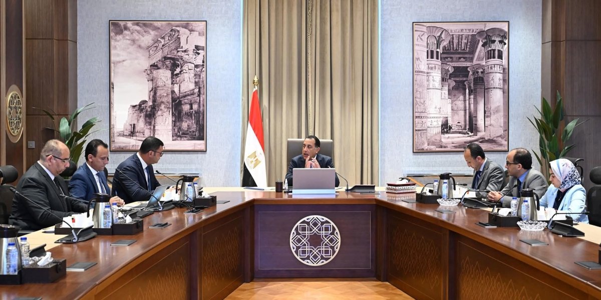 رئيس الوزراء يستعرض ملامح الاستراتيجية الوطنية للعمران والبناء الأخضر