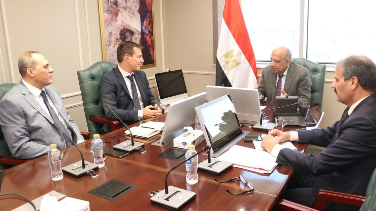 وزير الكهرباء يبحث مع شركة شنايدر إليكتريك مستجدات تنفيذ مبادرة تحسين كفاءة استخدام الطاقة في المصانع