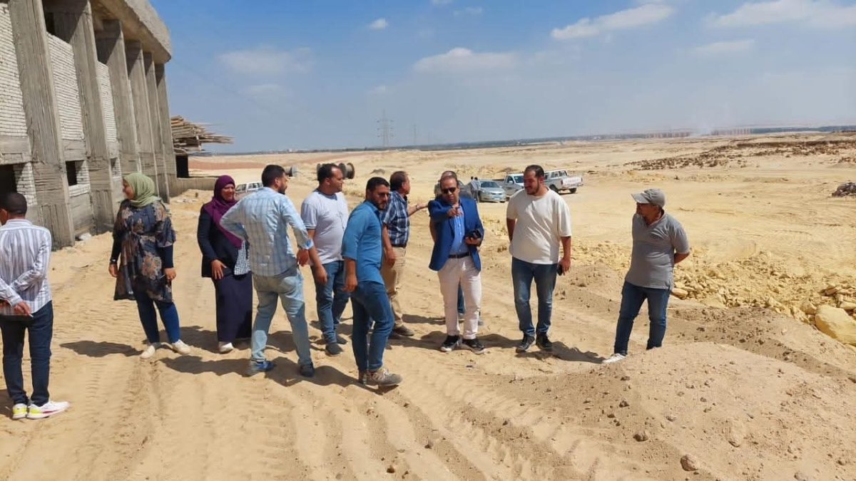 وزير الإسكان يتابع مشروعات المرافق والكهرباء بالمنطقة الصناعية الثانية بمدينة الفيوم الجديدة