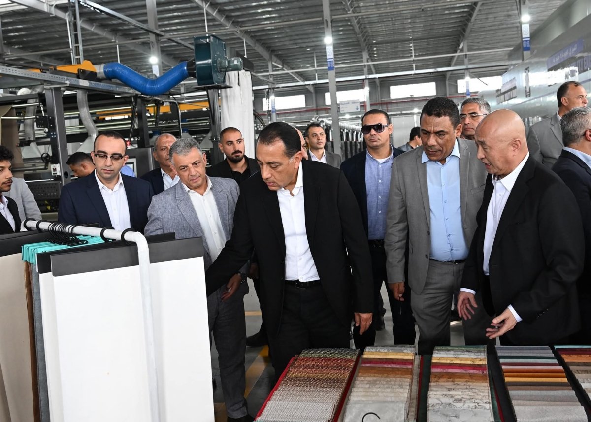 رئيس الوزراء يفتتح مصنع "هنجشينج" الصيني لتكنولوجيا المنسوجات باستثمارات قيمتها 70 مليون دولار