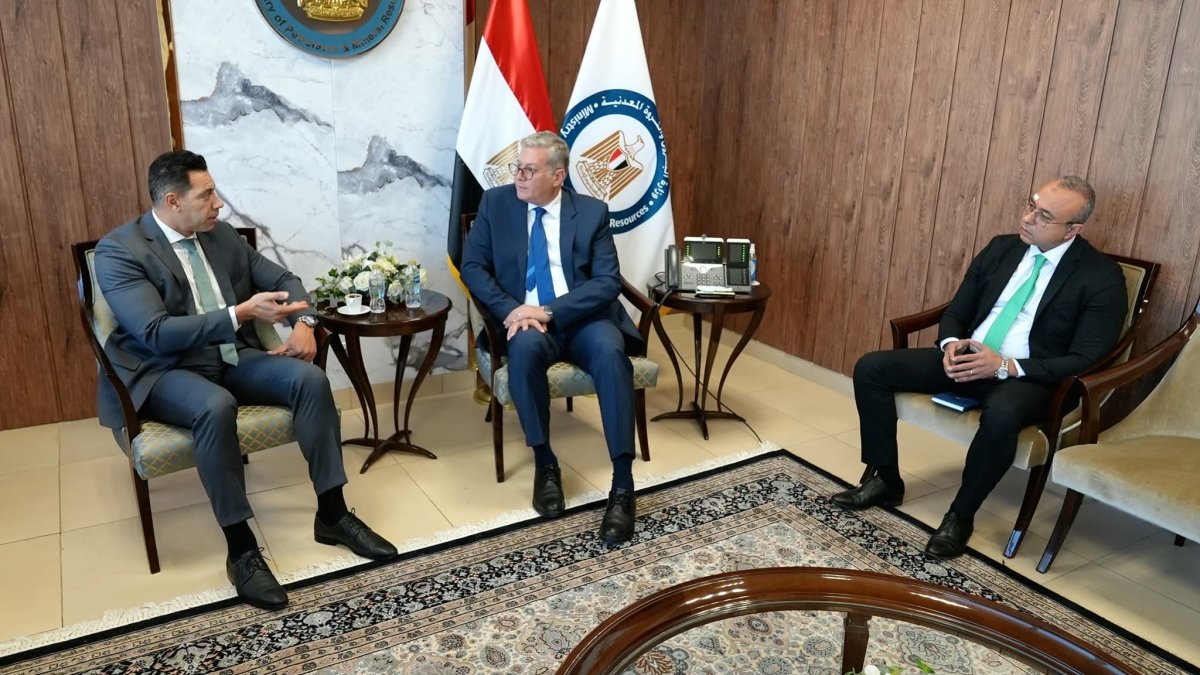 وزير البترول يبحث مع هاربور إنرجي البريطانية فرص الاستثمار وخطط انتاج الغاز بدسوق وغرب دلتا النيل