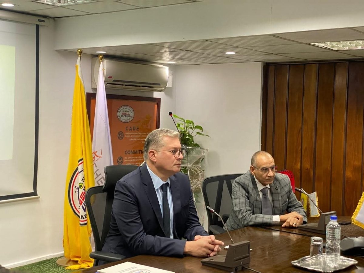 زيارة مفاجئة لوزير البترول والثروة المعدنية لشركة بدرالدين يعقبها اجتماع مبكر لمتابعة خطط الإنتاج والسلامة