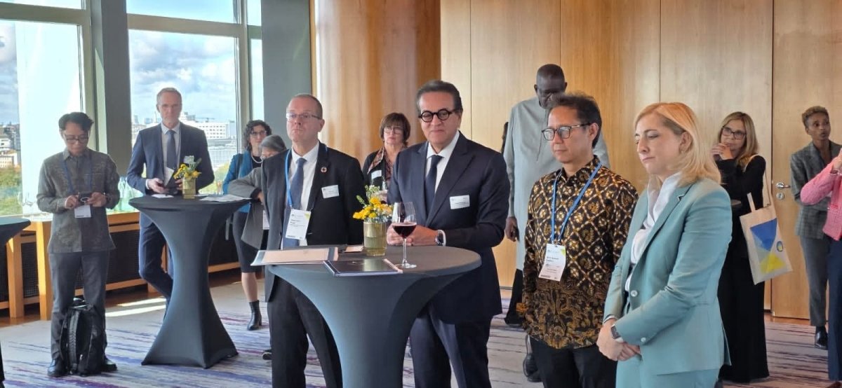 نائب رئيس مجلس الوزراء ووزير الصحة يبحث مع وزيرة الصحة الألمانية تعزيز التعاون المشترك