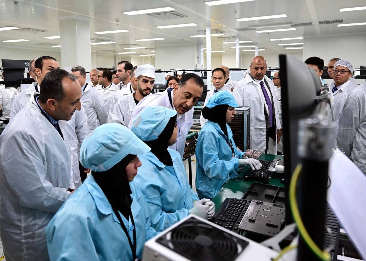 رئيس الوزراء يفتتح مصنع شركة "أوبو" العالمية فى مصر لتصنيع الهواتف المحمولة بالعاشر من رمضان