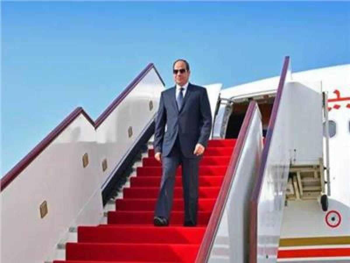 الرئيس السيسي يعود إلى أرض الوطن بعد مشاركته في القمة الأولى بين مصر والاتحاد الأوروبي ببروكسل