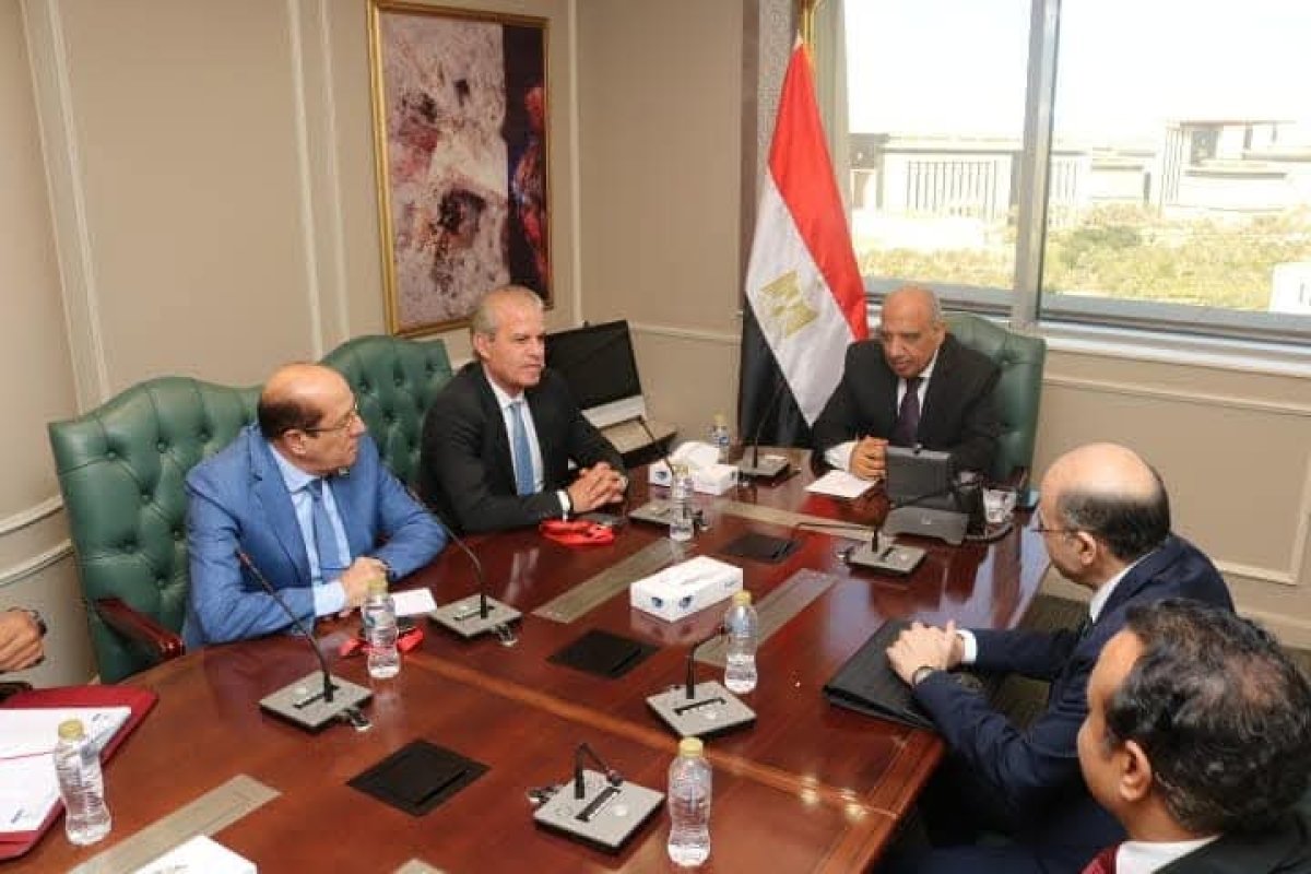 وزير الكهرباء يجتمع بالخبراء والاستشاريين لبدء خطوات إنشاء مجمع صناعي متكامل لإنتاج الأسمدة العضوية