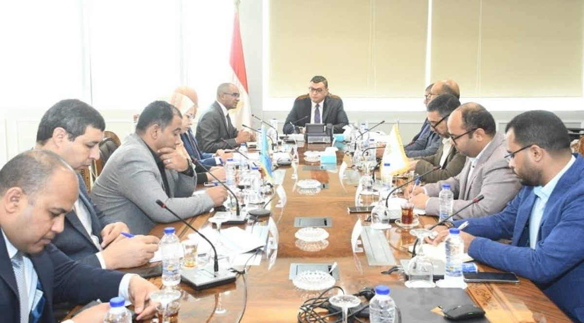 وزير الإسكان يتابع سير العمل بقطاع المرافق بهيئة المجتمعات العمرانية الجديدة