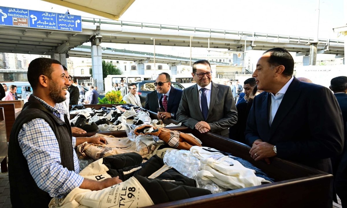رئيس الوزراء يفتتح مشروع تطوير سوق العتبة بعد اكتمال الأعمال وإعادة تأهيلها