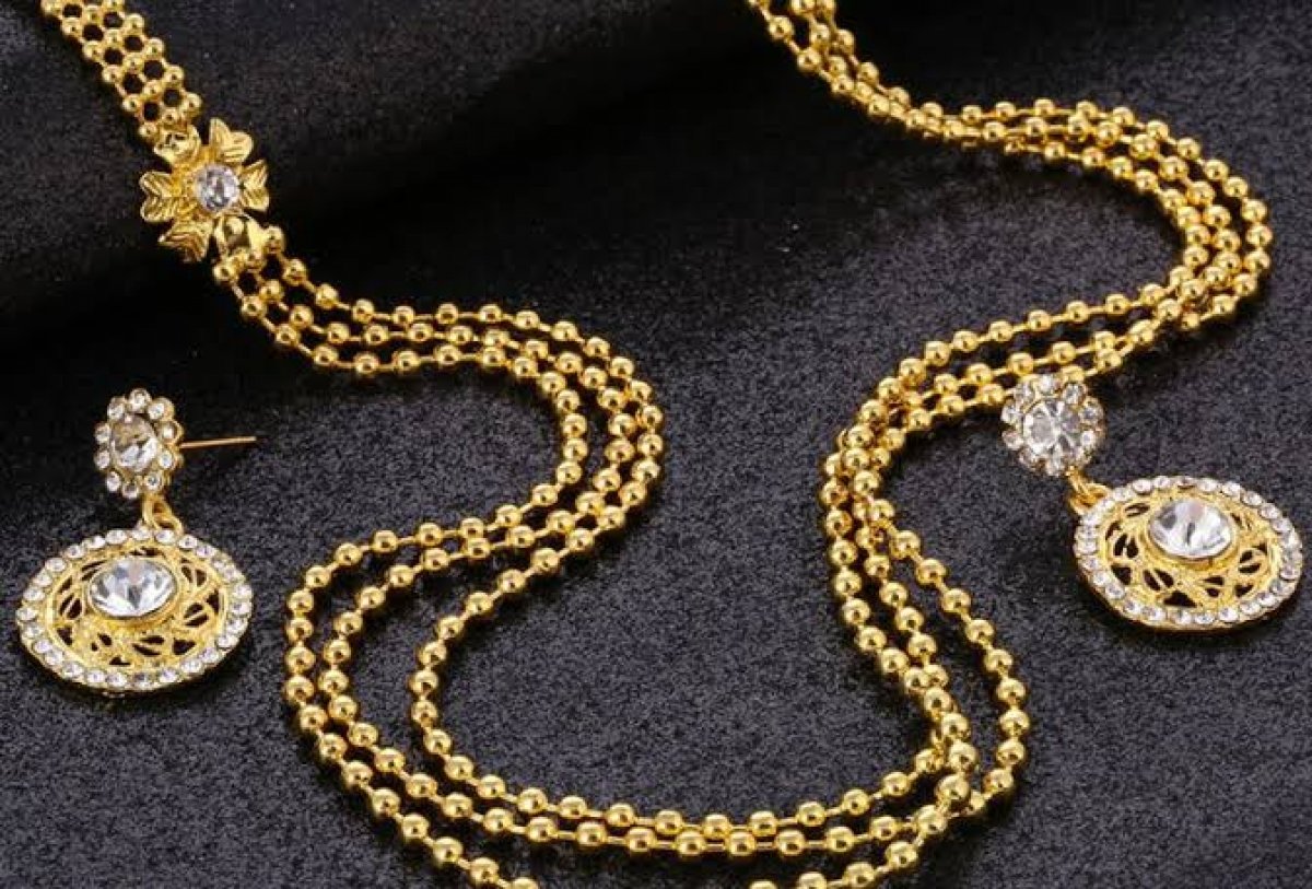 الذهب يتراجع 7 جنيهات بختام تداولات الأسبوع وعيار 21 بـ 765 جنيها للجرام