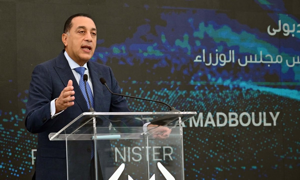 «مدبولي»: الحكومة المصرية بذلت جهدًا كبيرًا في ملف صناعة السيارات عبر تشجيع الشركات الوطنية والعالمية العملاقة للاستثمار