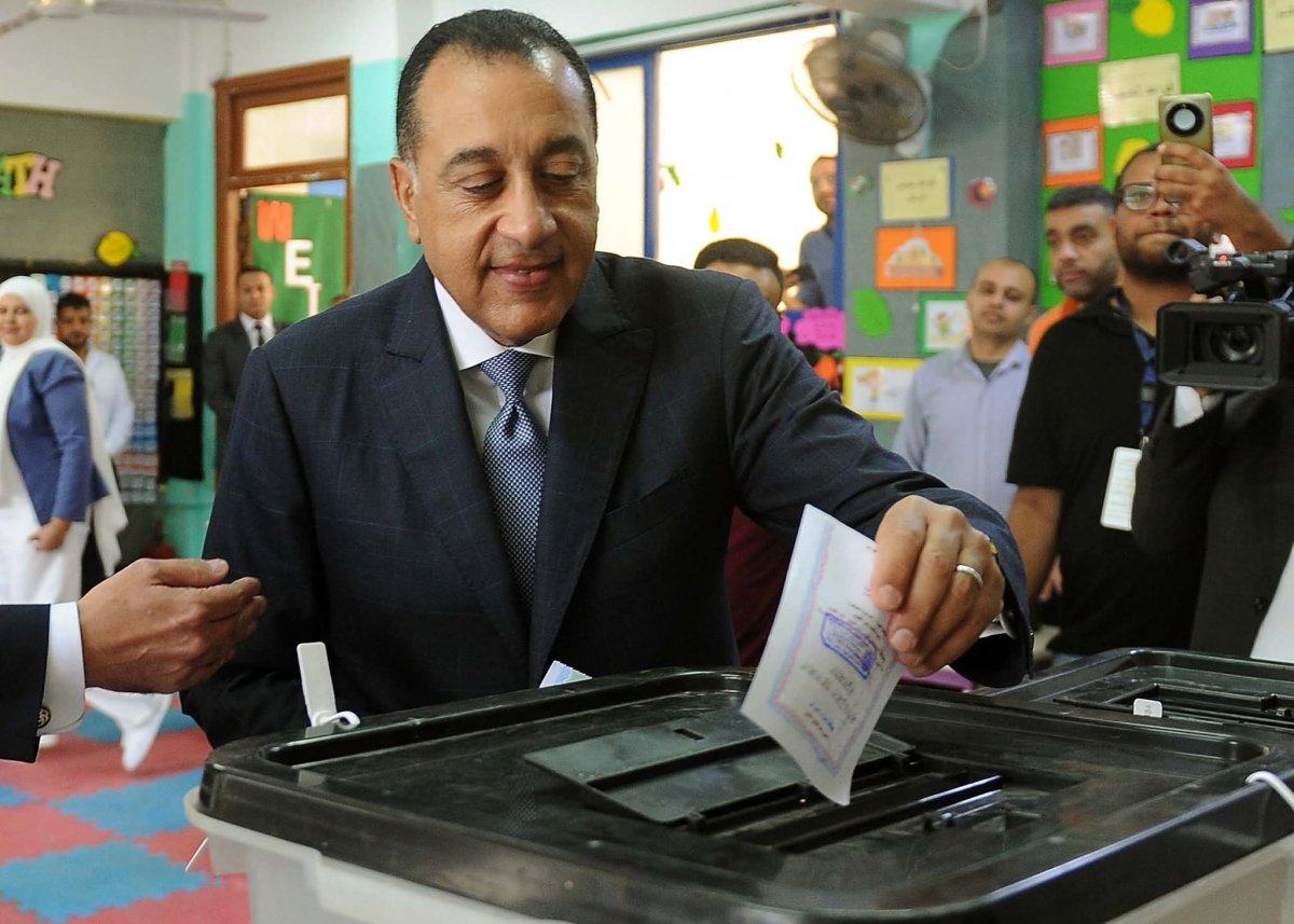 رئيس الوزراء يُدلي بصوته في انتخابات مجلس النواب 2025