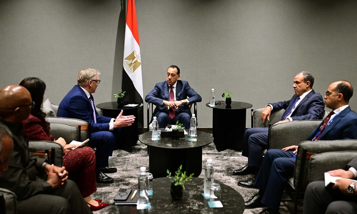 رئيس الوزراء يلتقي مسئولي شركة "أنجلو جولد أشانتي" المستثمرة في منجم السكري للذهب