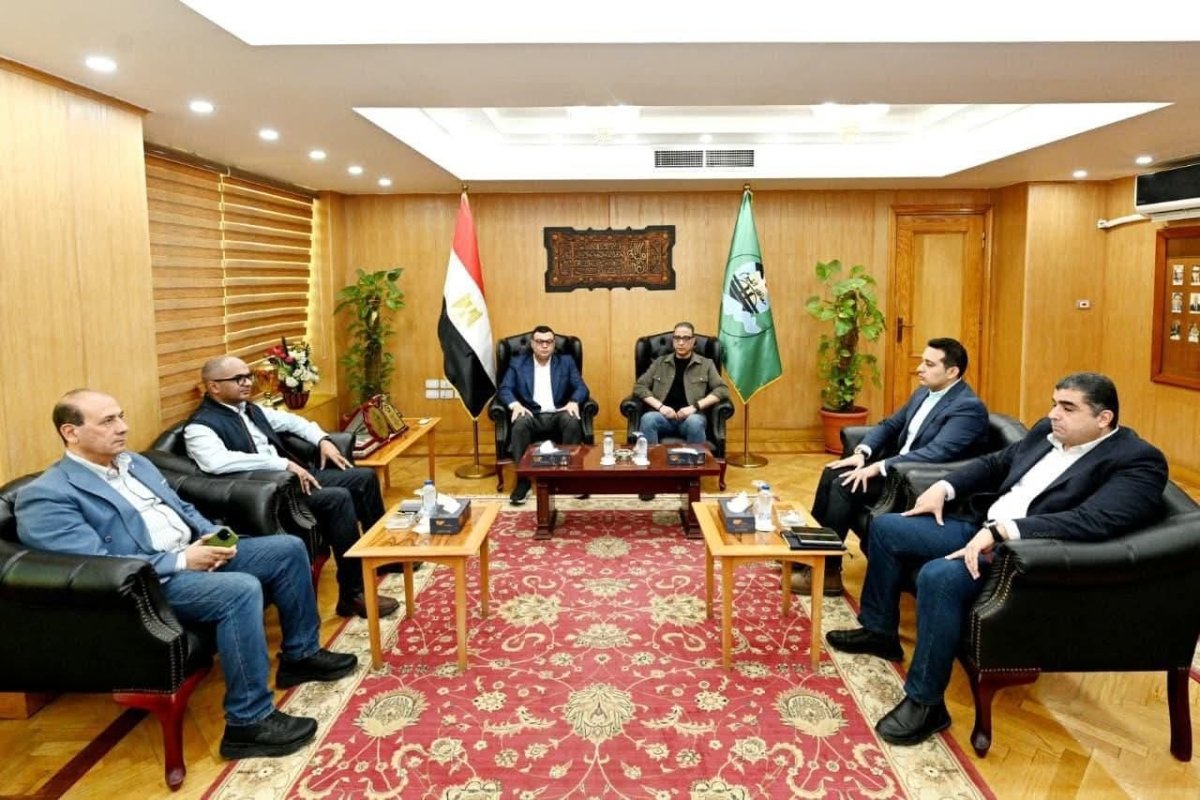 وزير الإسكان ومحافظ الفيوم يتابعان الموقف التنفيذي لمشروعات "حياة كريمة" ومنظومة مياه الشرب والصرف الصحي بالمحافظة