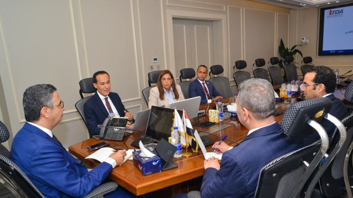 وزير التموين يعقد اجتماعًا مع جهاز تنمية التجارة الداخلية لمتابعة الملفات واستعراض خطط التطوير
