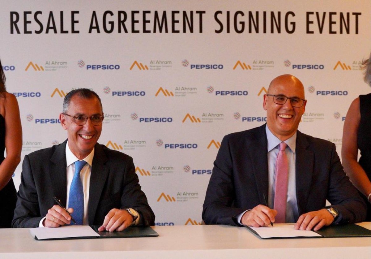 بيبسي كولا مصر والأهرام للمشروبات توقعان اتفاقية بيع وإعادة بيع لمشروبات الشعير غير الكحولية 