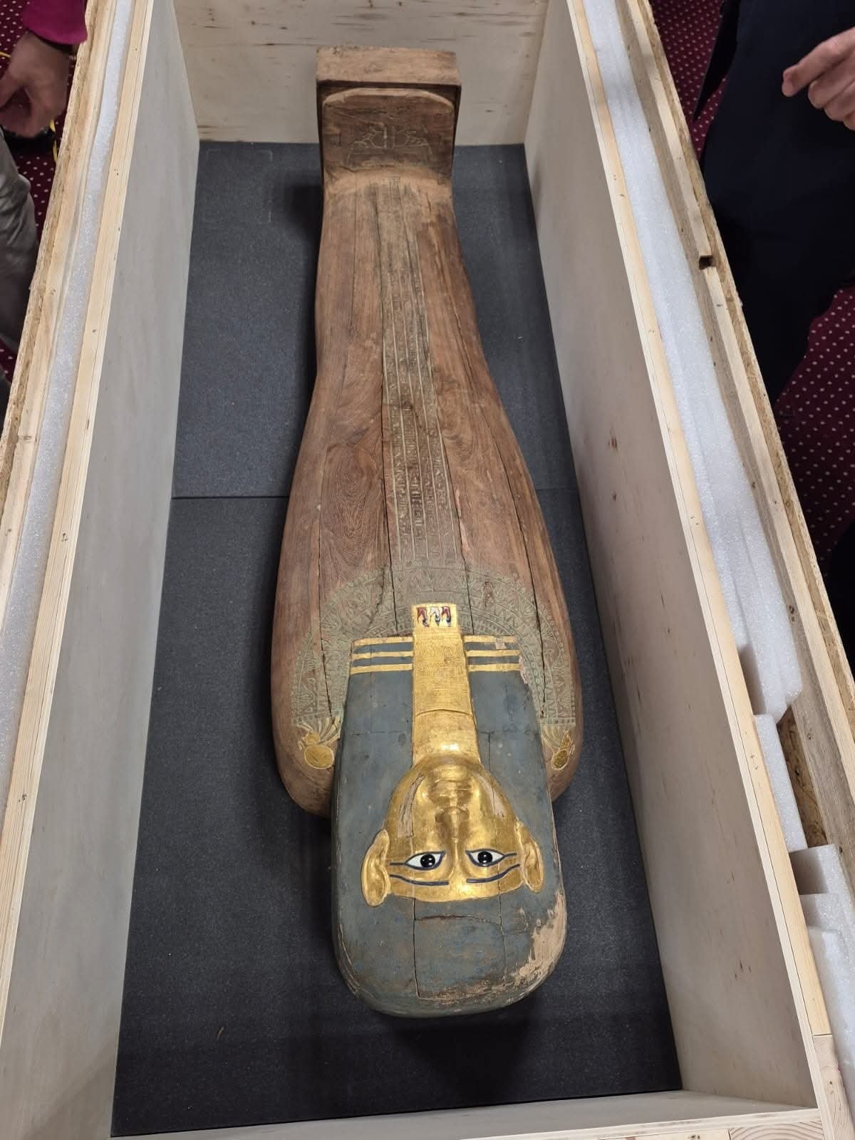 مصر تستعيد قطعتين أثريتين من بلجيكا في إطار جهودها المستمرة لحماية الآثار ومكافحة الإتجار غير المشروع بالممتلكات الثقافية