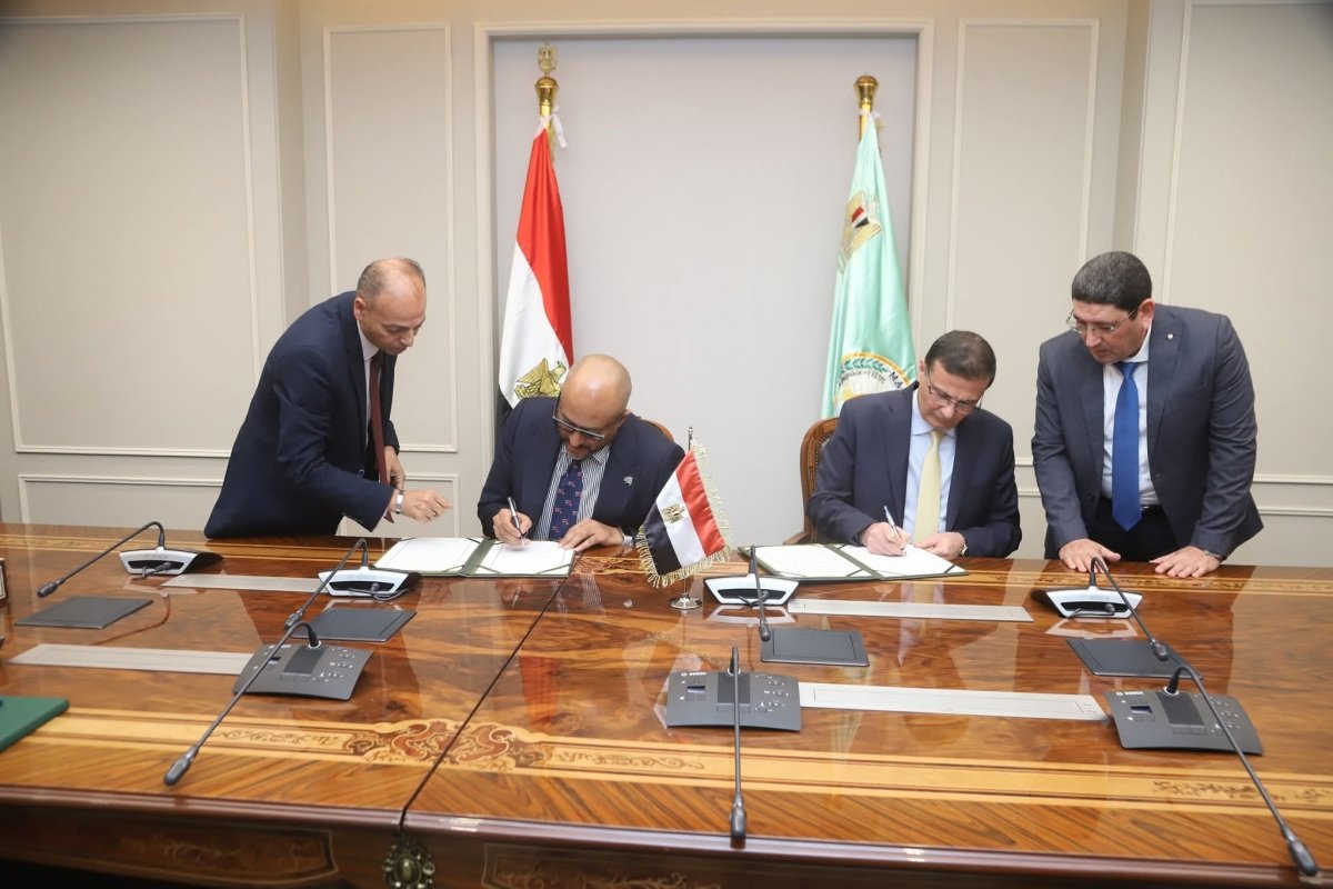 وزير الزراعة يوقع اتفاقية تجديد استضافة مصر للمركز الدولي للأسماك