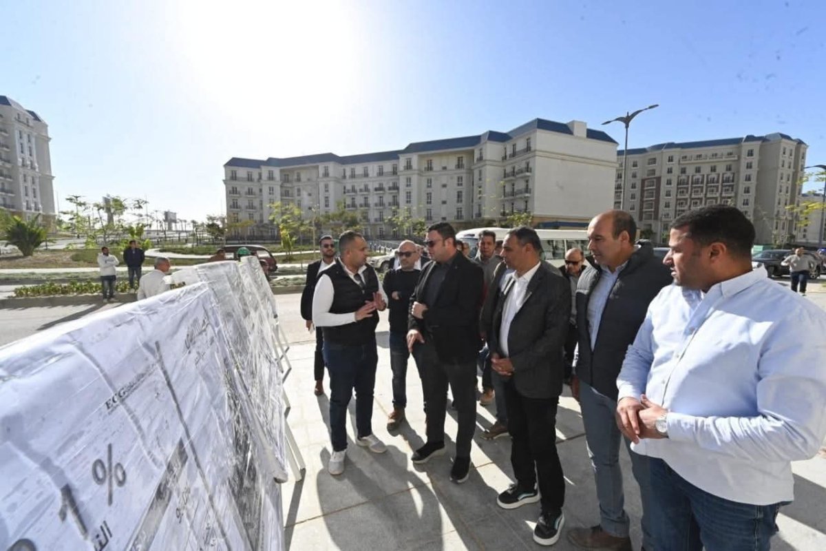 وزير الإسكان يتفقد برج LD04 ضمن الأبراج  الشاطئية وكومبوند" مزارين" والحي اللاتيني بمدينة العلمين الجديدة