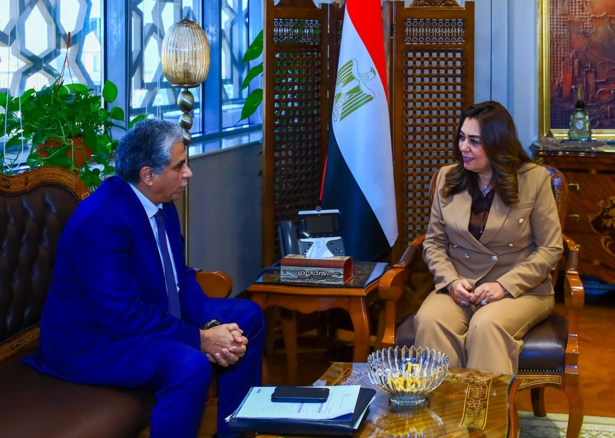 وزيرة التنمية المحلية تلتقي مع المدير التنفيذي لمركز البيئة والتنمية للمنطقة العربية وأوروبا (سيداري) لبحث التعاون