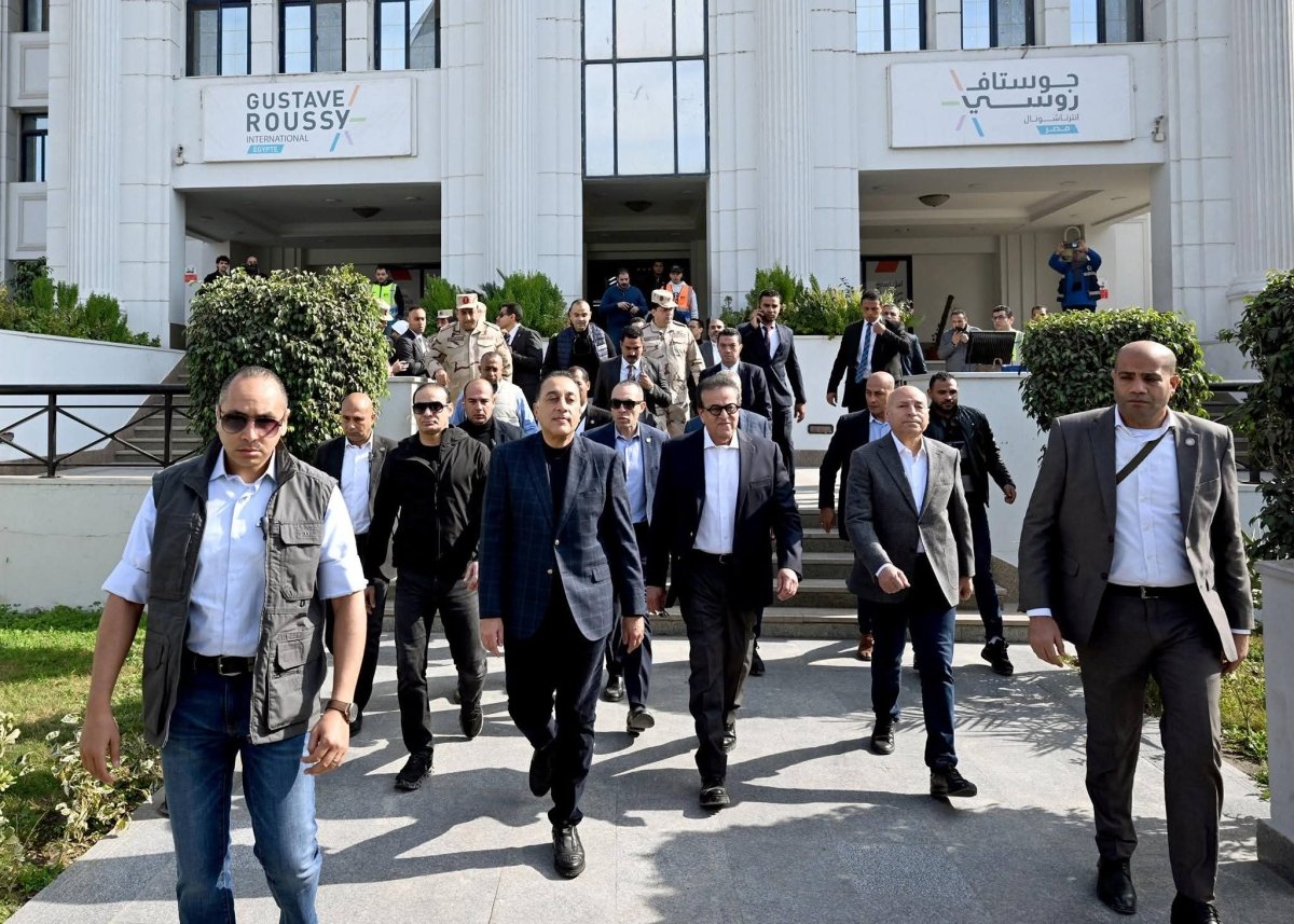 رئيس الوزراء يتفقد مستشفى أورام دار السلام ومبناها الجديد