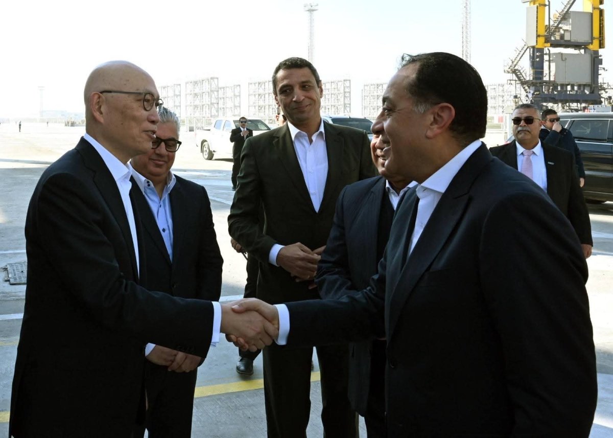 رئيس الوزراء يشهد بدء التشغيل التجاري لمحطة البحر الأحمر لتداول الحاويات رقم&nbsp; 1 (RSCT) بميناء السخنة