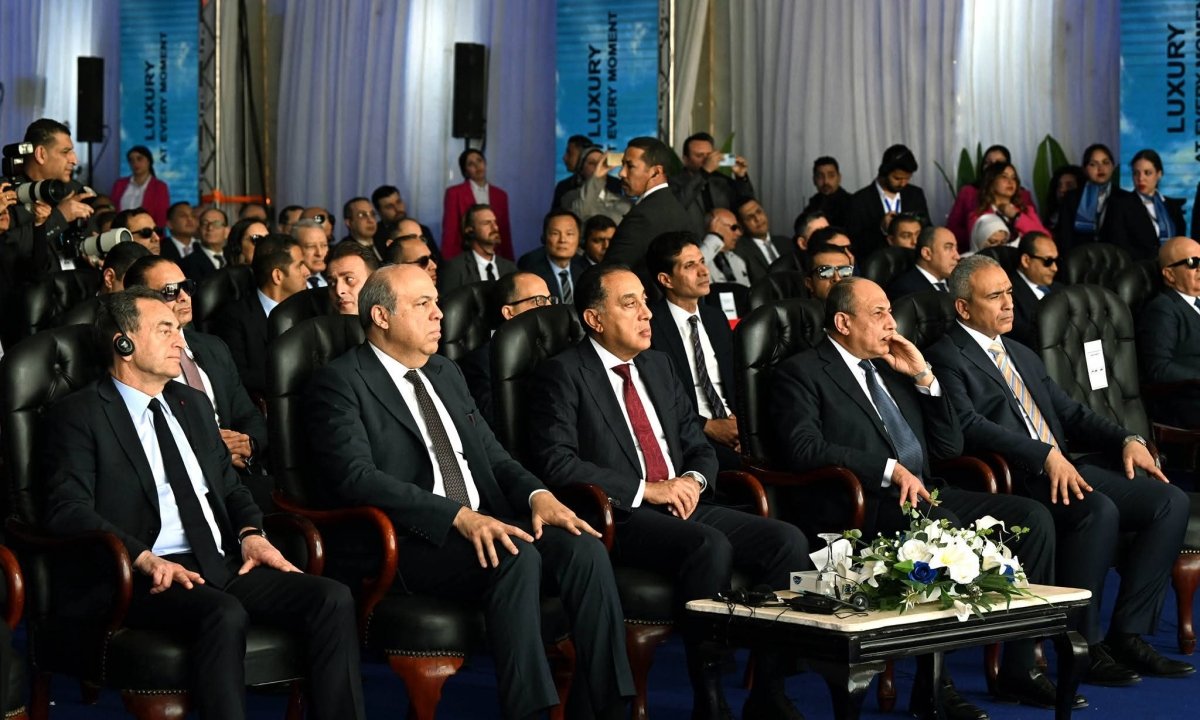 رئيس الوزراء يشهد فعاليات الاحتفال بانضمام أول طائرة من طراز Airbus A350-900&nbsp; إلى أسطول الناقل الوطني