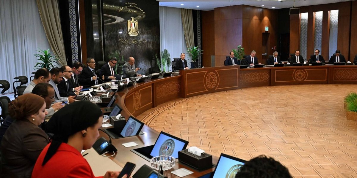 رئيس الوزراء يؤكد تأمين احتياجات الدولة من السلع الاستراتيجية لعدة شهور لضمان استقرار الأسواق وتلبية متطلبات المواطنين