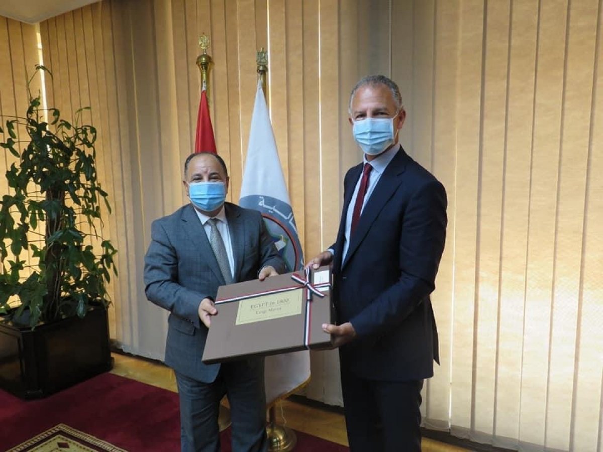 وزير المالية خلال لقائه بالسفير الأمريكى: حريصون على توفير بيئة مشجعة للإستثمارات الوطنية والأجنبية