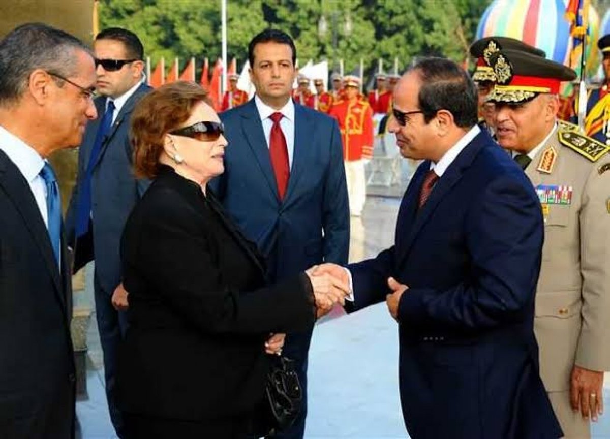 عاجل: الرئيس السيسي يقرر منح السيدة جيهان السادات وسام الكمال وإطلاق اسمها على محور الفردوس