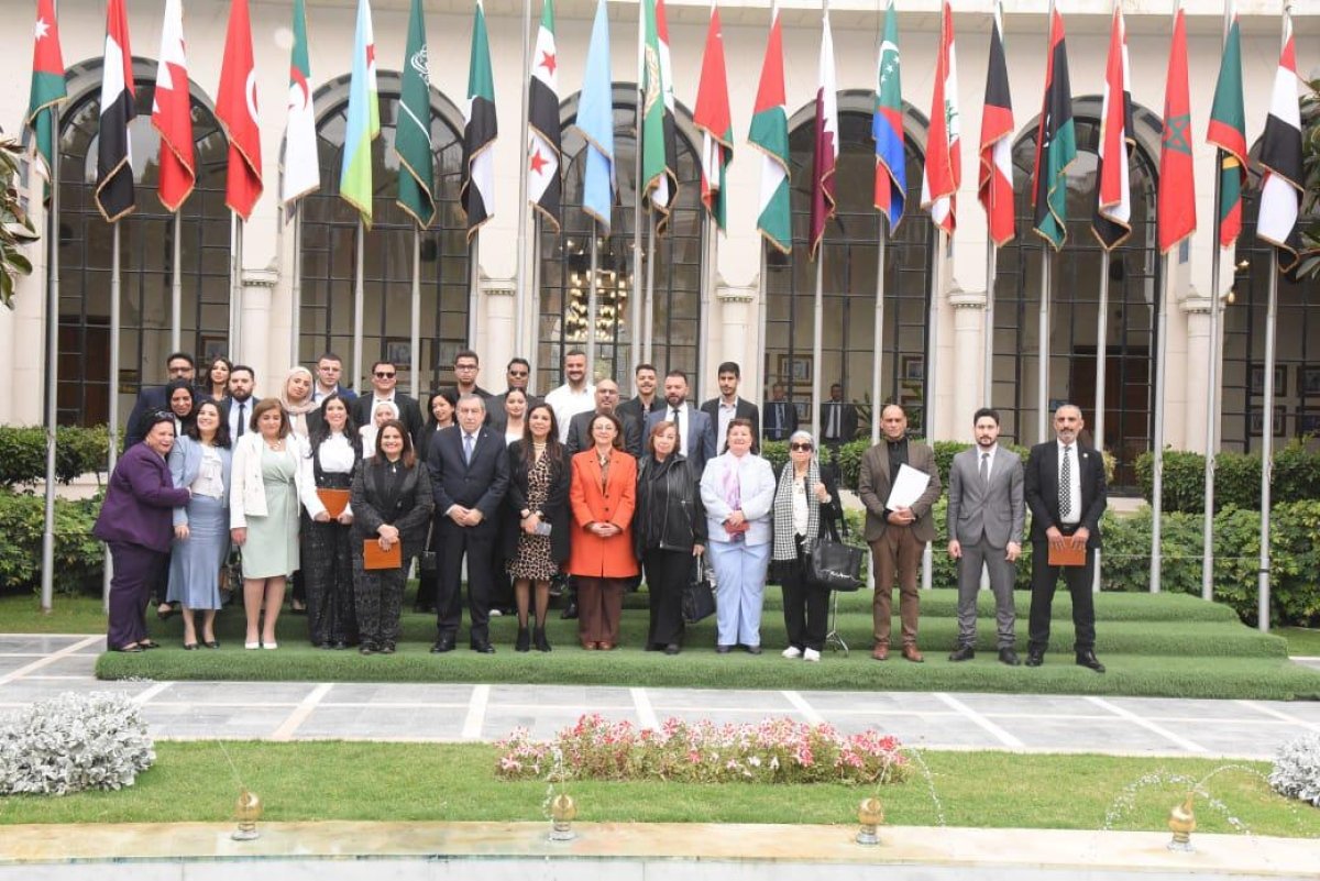 جامعة الدول العربية تكرّم نيفين عبد الخالق تقديرًا لدورها في تحكيم مبادرات البيئة والطاقة المتجددة بـ&laquo;وسام الخير 2026&raquo;