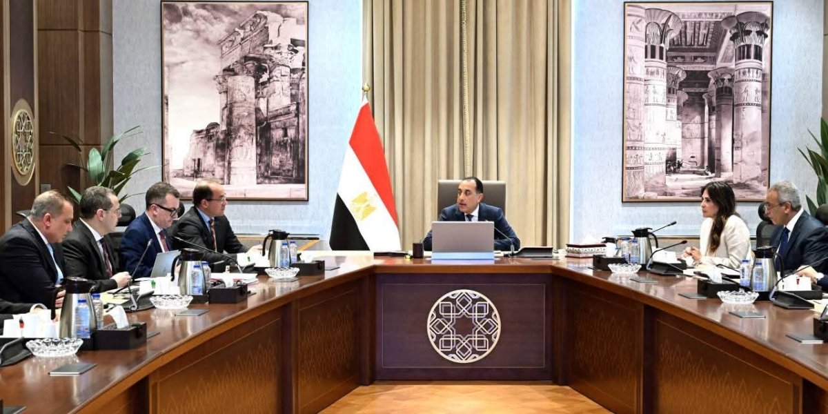 رئيس الوزراء يُتابع موقف سداد مستحقات هيئة المجتمعات العمرانية الجديدة لدى عدد من الوزارات والجهات
