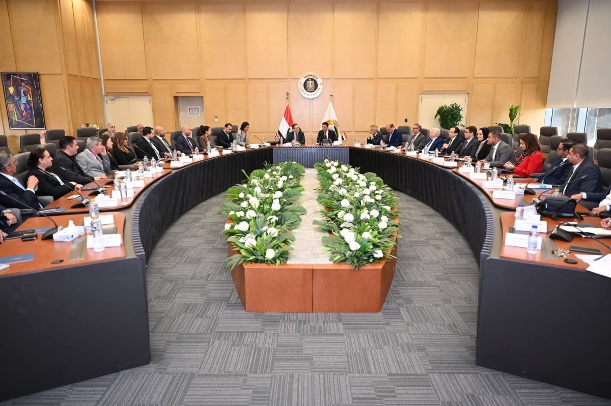 الصناعة تستضيف مائدة مستديرة للشركات البريطانية العاملة في مصر لبحث الخطط التوسعية 
