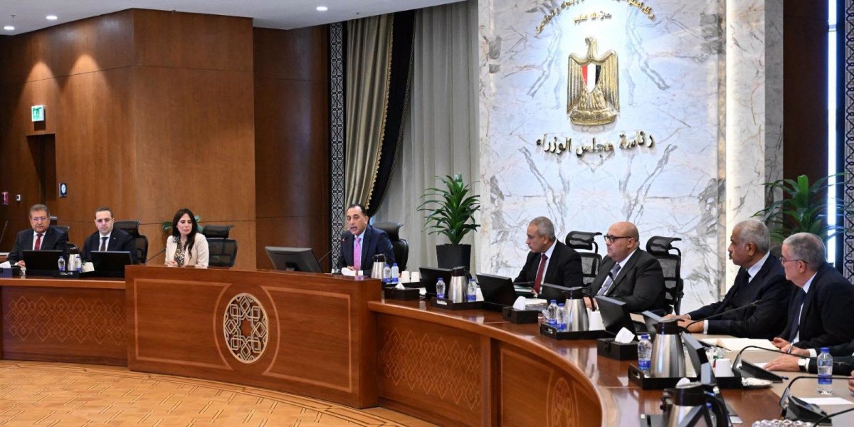 رئيس الوزراء يطالب المطورين العقاريين بسرعة تقديم مقترحاتهم بشأن قانون تنظيم السوق العقارية