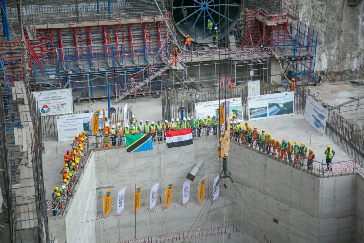 تحالف «المقاولون العرب» و«السويدي إليكتريك»  ينتهى من أكبر كتلة في السد الرئيسي وبدء تركيب أول توربينه بمشروع «محطة توليد وسد يوليوس نيريري الكهرومائية» في «تنزانيا»