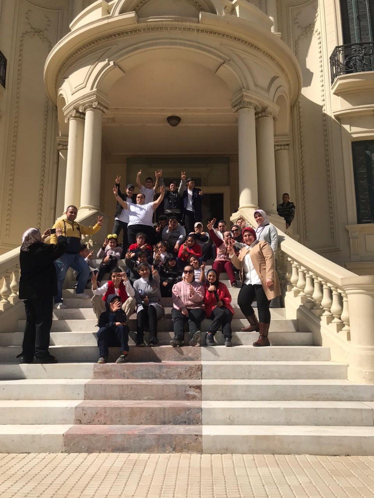 "المجوهرات الملكية" تنظم احتفالًا بمناسبة اليوم العالي لمتلازمة دوان