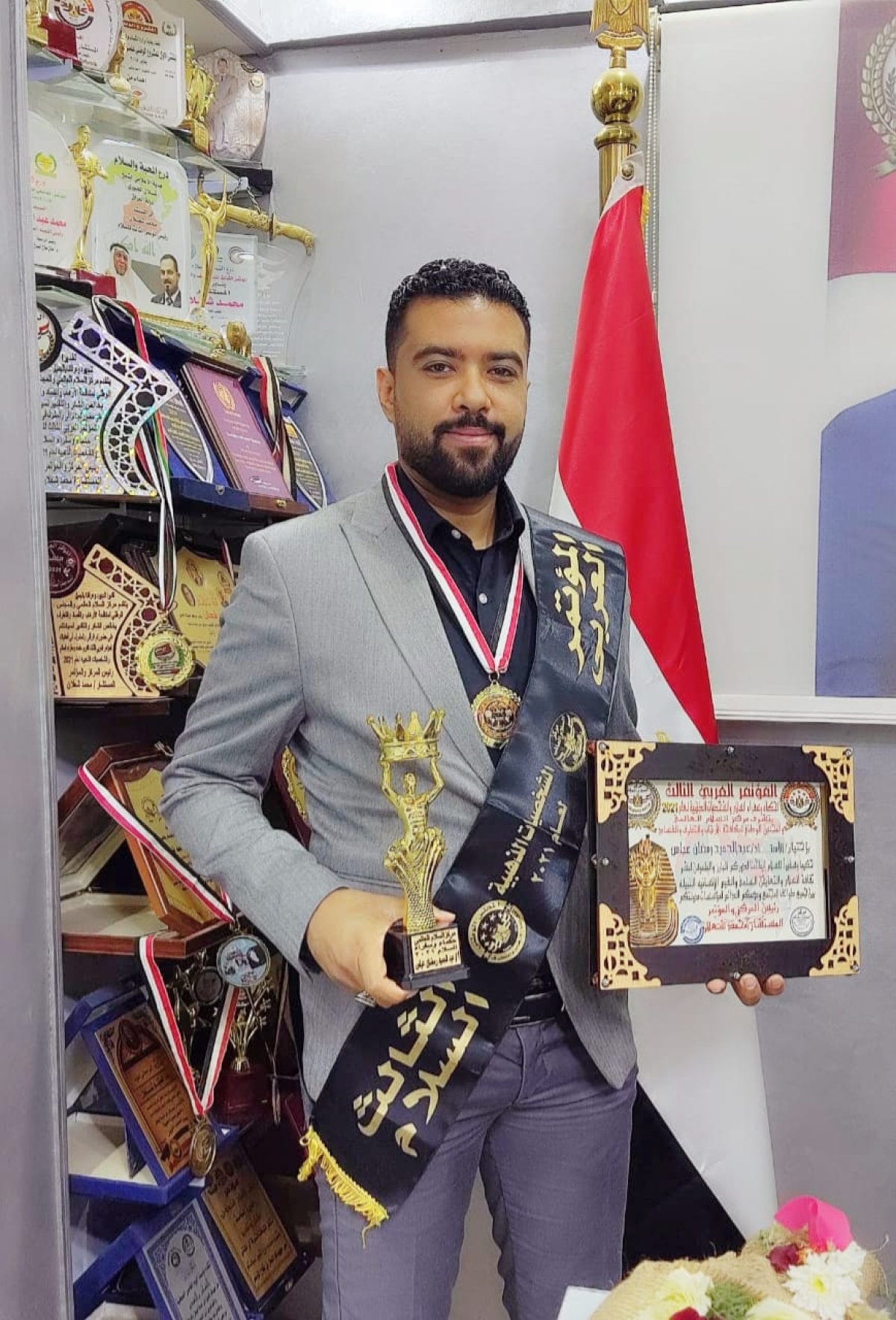 " ارابيسك للتطوير" تكرم بمؤتمر حكماء وسفراء السلام .. واختيار  "عبد الحميد الوزير" سفير السلام هذا العام 