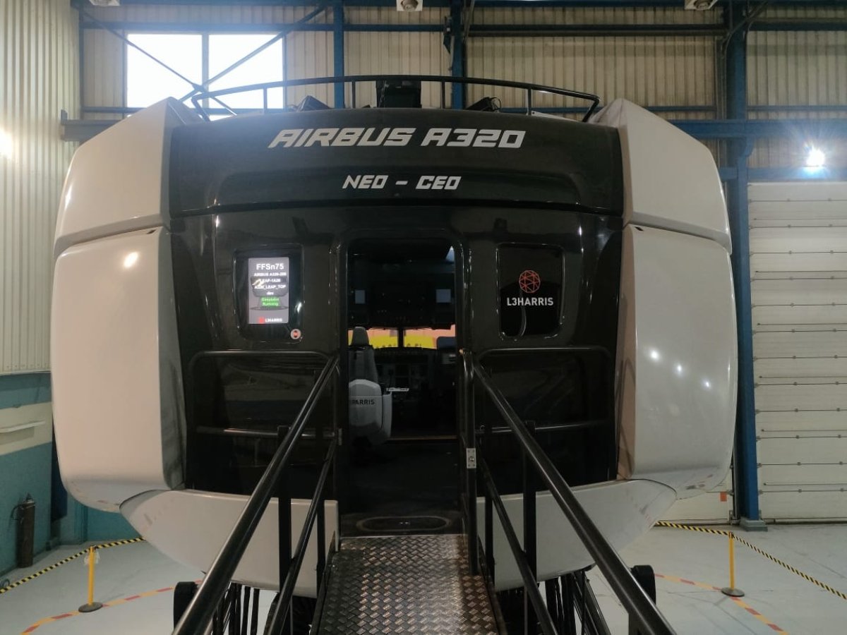 تجديد التعاون بين أكاديمية مصر للطيران للتدريب وسلطة الطيران السوداني