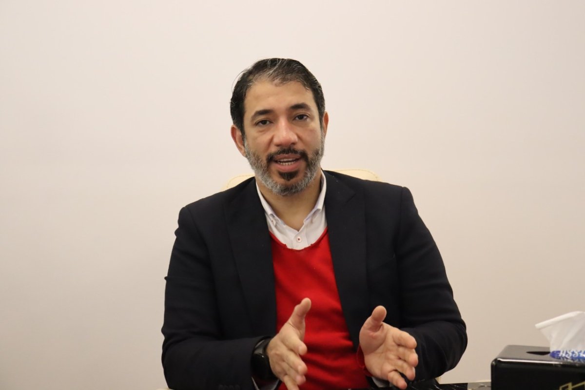 وائل عادل مدير القطاع التجارى لمشروعات العاصمة  بخالد صبرى هولدينج  انتهينا من تسويق 85% من مشروع رونزا بالداون تاون و65% من مشروع منطقة الاعمال المركزية