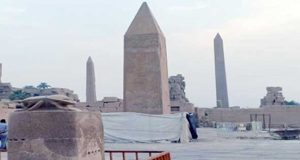 تعرف علي مسلة الملكة حتشبسوت بالأقصر المنحوتة من حجر الجرانيت الوردي