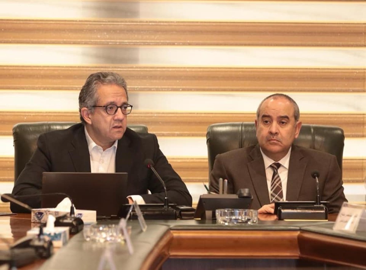وزيرا «السياحة» و«الطيران» يبحثان آليات تنشيط الحركة السياحية والجوية