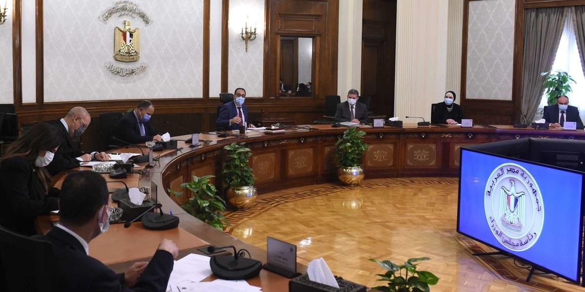 د. مصطفي مدبولي يستعرض الآثار الناتجة عن ارتفاع سعر الصرف في موازنات الشركات