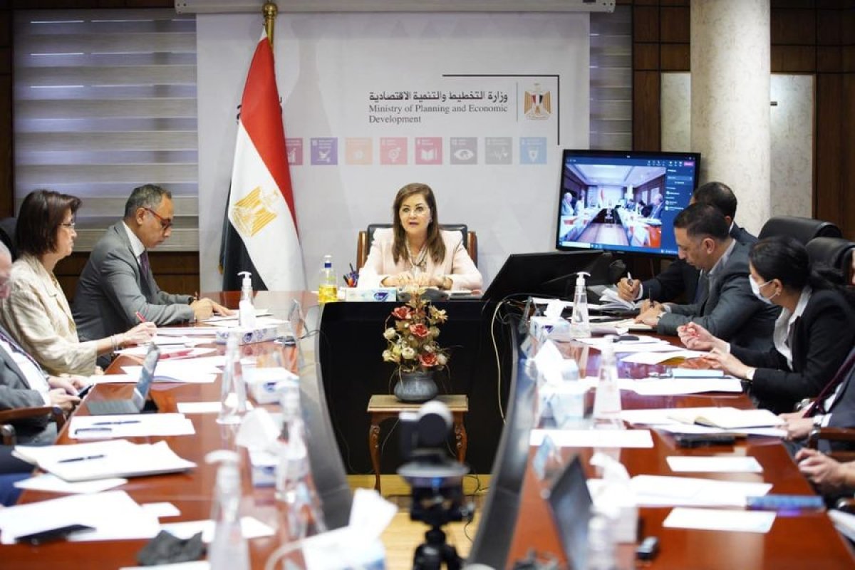 د. هالة السعيد تلتقي وفد الجمعية المصرية البريطانية المتجه إلى لندن