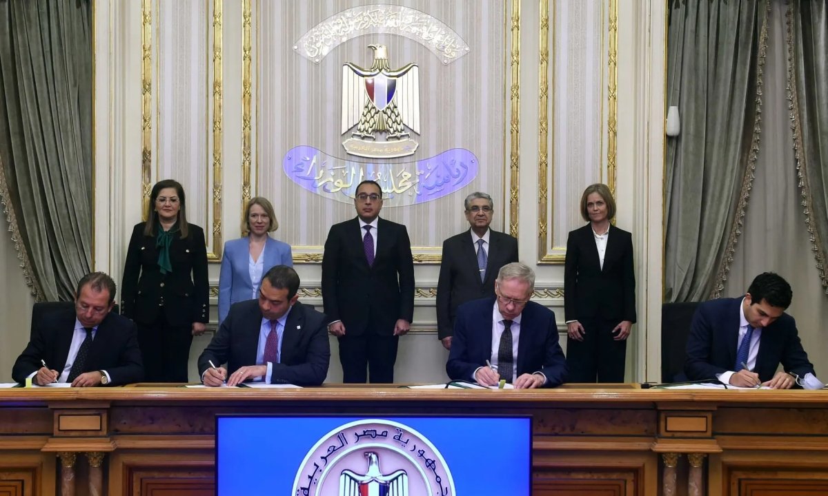 مدبولي يشهد توقيع اتفاقية لإنتاج 350 ألف طن وقود أخضر سنوياً بالسخنة