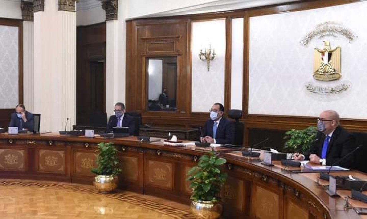  مدبولي يستعرض عدداً من المشروعات السياحية مع مجموعة استثمارية